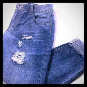 Ladies Ankle Cropped/Capri Style Denim pants